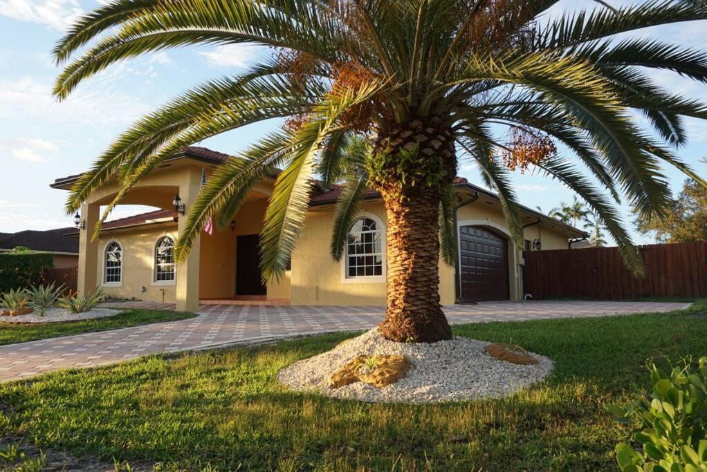 New Luxury Vacation Dream Rental- Sleeps 15! Miami Eksteriør billede