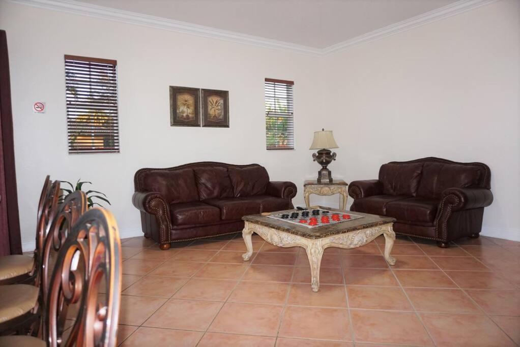 New Luxury Vacation Dream Rental- Sleeps 15! Miami Eksteriør billede