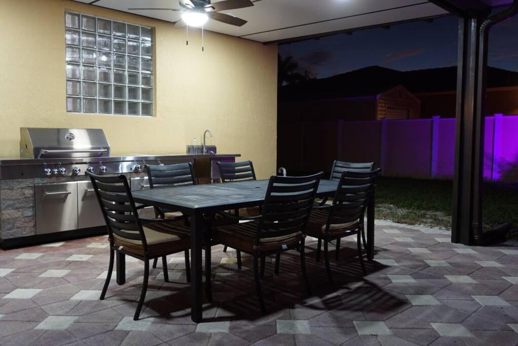 New Luxury Vacation Dream Rental- Sleeps 15! Miami Eksteriør billede