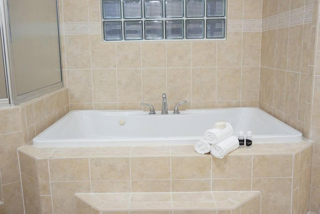 New Luxury Vacation Dream Rental- Sleeps 15! Miami Eksteriør billede