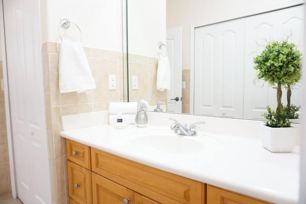 New Luxury Vacation Dream Rental- Sleeps 15! Miami Eksteriør billede