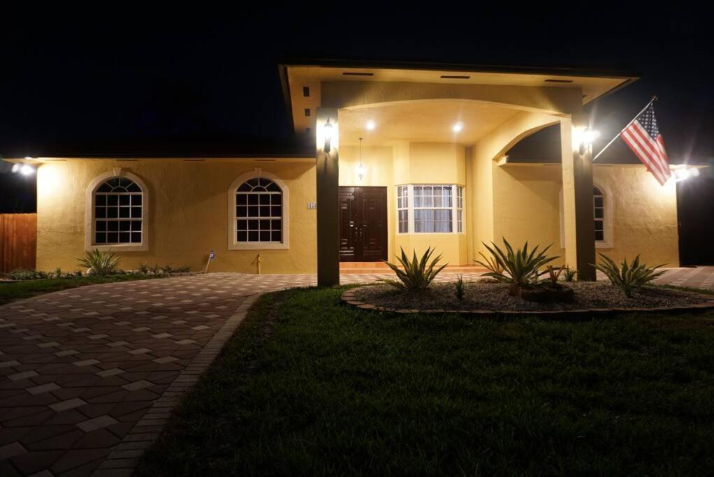 New Luxury Vacation Dream Rental- Sleeps 15! Miami Eksteriør billede
