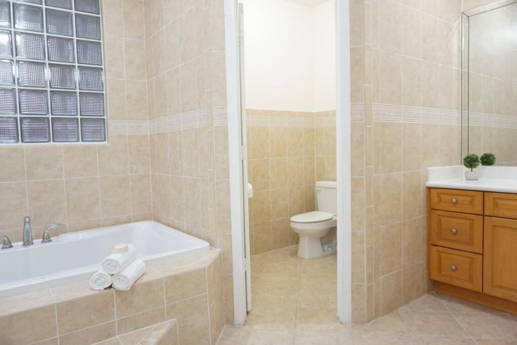 New Luxury Vacation Dream Rental- Sleeps 15! Miami Eksteriør billede