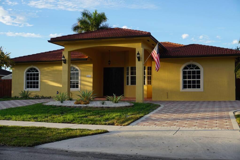 New Luxury Vacation Dream Rental- Sleeps 15! Miami Eksteriør billede