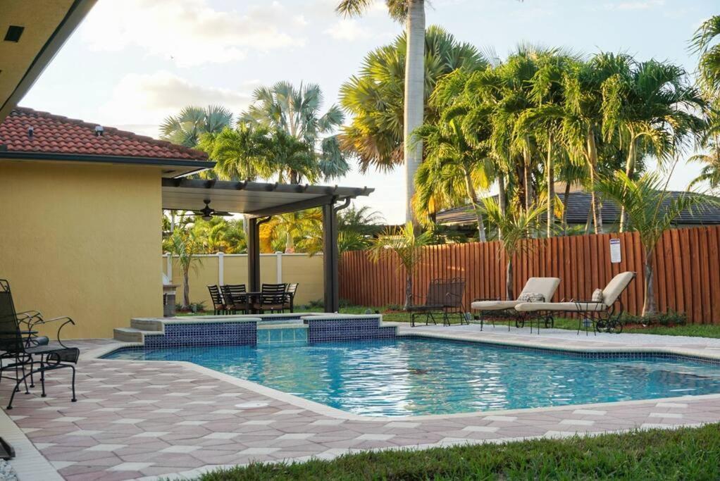 New Luxury Vacation Dream Rental- Sleeps 15! Miami Eksteriør billede