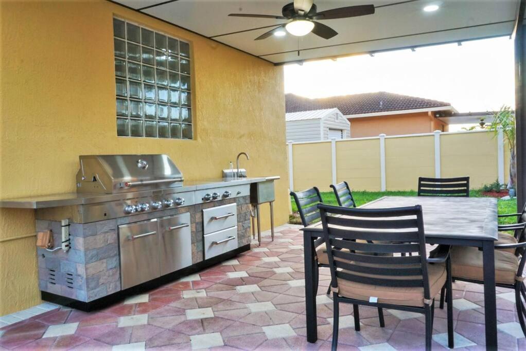 New Luxury Vacation Dream Rental- Sleeps 15! Miami Eksteriør billede