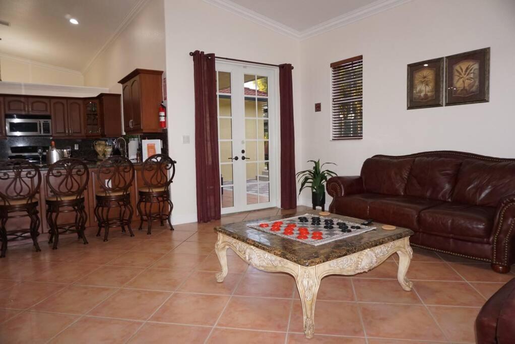 New Luxury Vacation Dream Rental- Sleeps 15! Miami Eksteriør billede
