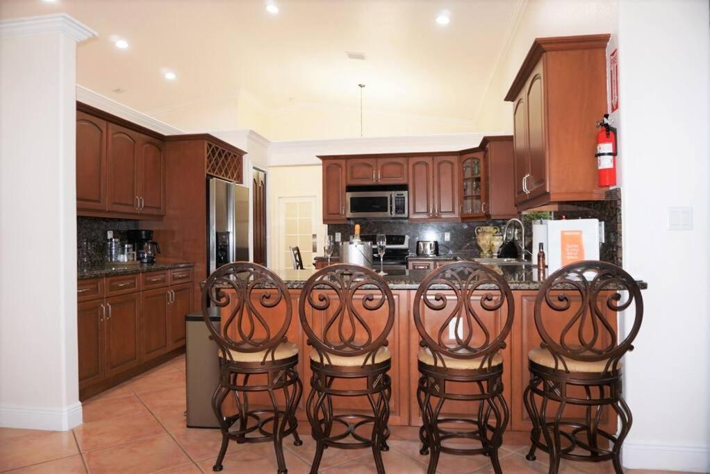 New Luxury Vacation Dream Rental- Sleeps 15! Miami Eksteriør billede
